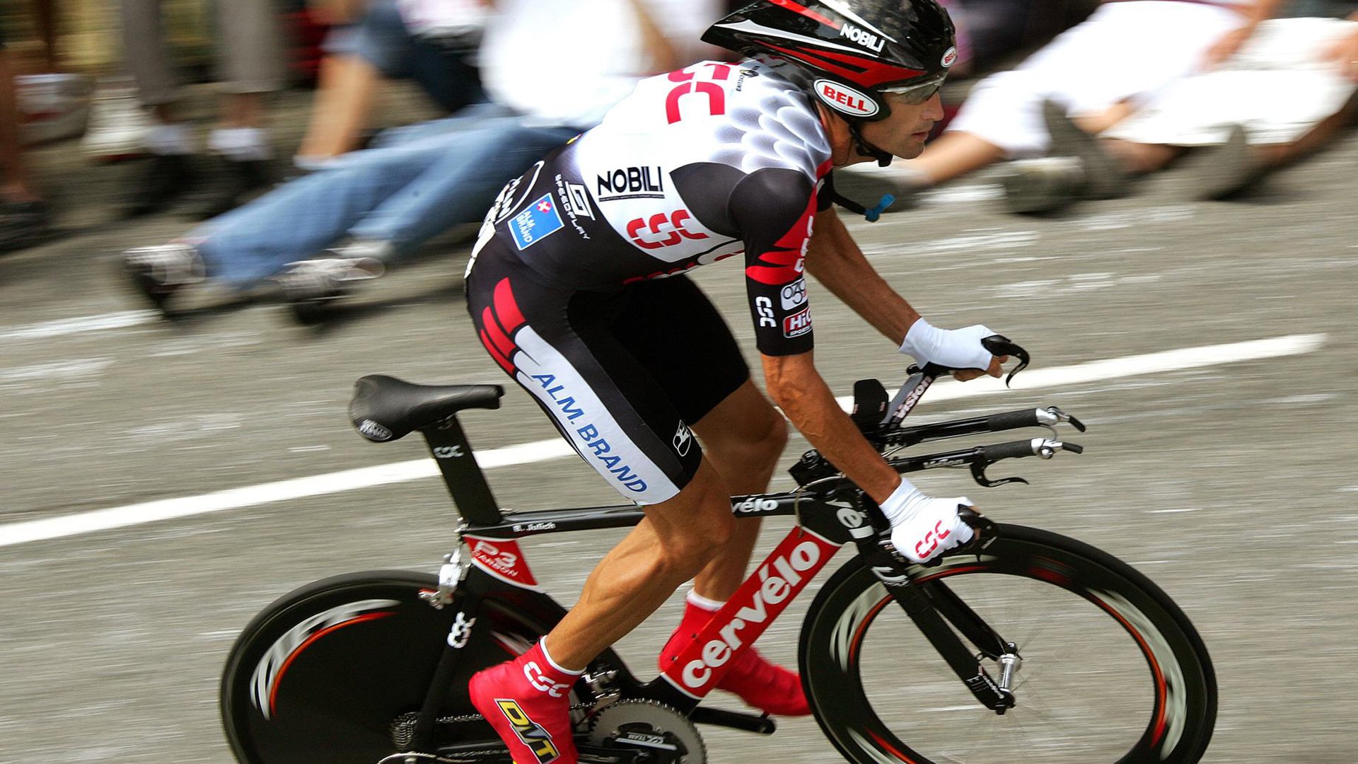 DOTA2赛事解说风格：分析不同解说的特点与风格，dota2比赛解说员